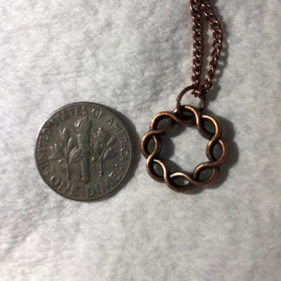 Copper Necklace with Looped Circle Pendant - Picture 4 of 5